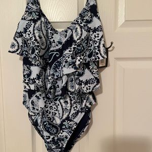 Ellen Tracy Swimsuit Bathing Suit One Piece
Paisley Handkerchief Layers Cute
